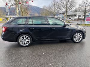 Skoda Octavia Combi RS 2,0 TDI DSG Bild 3