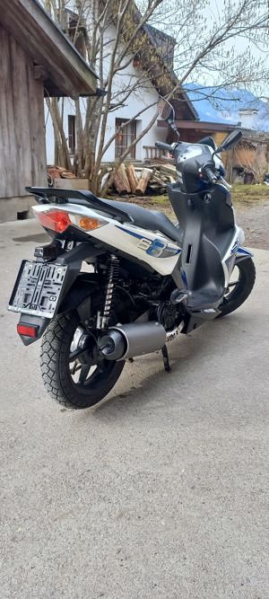 Roller Kymco 125ccm Bild 4