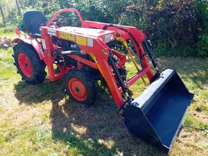 Kubota B 7000 Traktor Kleintraktor Schmalspur Landwirtschaft Schlepper Bild 6