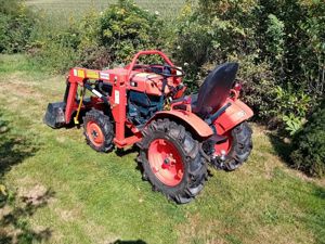 Kubota B 7000 Traktor Kleintraktor Schmalspur Landwirtschaft Schlepper Bild 3