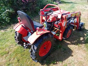 Kubota B 7000 Traktor Kleintraktor Schmalspur Landwirtschaft Schlepper Bild 4