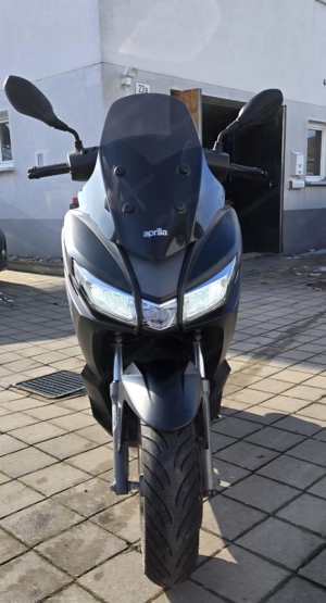 Aprilia SXR 50   Top Zustand, Erstbesitz, wenig Kilometer Bild 4