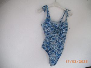 DAMENbadeanzug NEU Gr. L in blau mit Blumenmuster