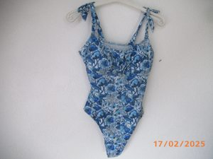 DAMENbadeanzug NEU Gr. L in blau mit Blumenmuster Bild 2