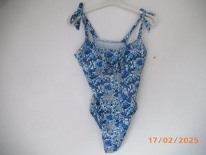 DAMENbadeanzug NEU Gr. L in blau mit Blumenmuster Bild 8