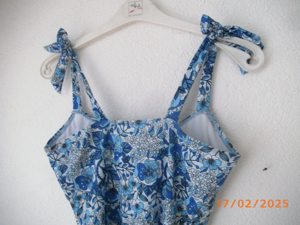 DAMENbadeanzug NEU Gr. L in blau mit Blumenmuster Bild 9