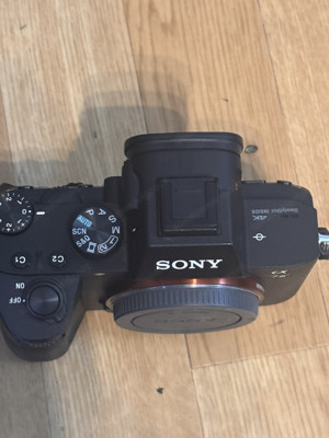 Sony Alpha A7 III 24,2 MP Spiegellose Kamera - Schwarz  Bild 4