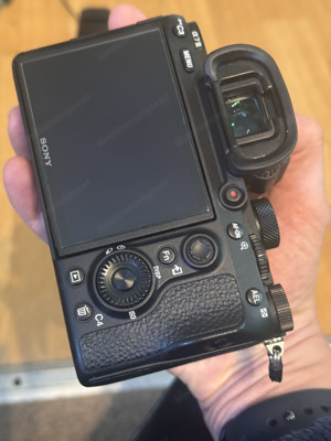 Sony Alpha A7 III 24,2 MP Spiegellose Kamera - Schwarz  Bild 3