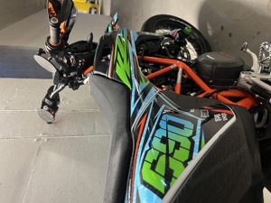 KTM 690 SMC R Supermoto Bild 7