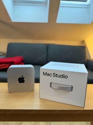 Apple Mac Studio (M2 Ultra, 128GB RAM, 8TB SSD) 