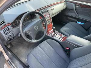 Mercedes-Benz E-Klasse Bild 4