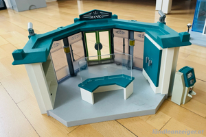 playmobil polizeistation und playmobil bank Bild 5