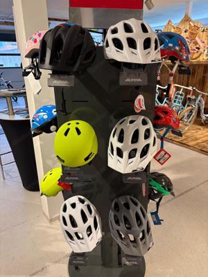 Geschäftsauflösung Neuware Kinderfahrrad Helm Bild 5