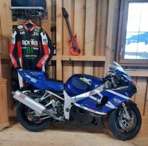 Verkaufe Ringmotorrad Suzuki GSX750 R Bild 3