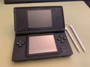 Nintendo DS Lite Paket Bild 2