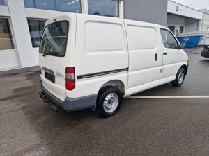 Toyota Hiace 2,5 TD  ! 69000km! 1. Besitz!   Bj:2002  Bild 5