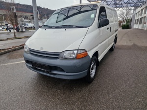 Toyota Hiace 2,5 TD  ! 69000km! 1. Besitz!   Bj:2002  Bild 6