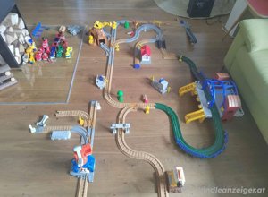 Umfangreiches Zugset von Geotrax (von FisherPrice) merh als 100Teile Bild 2