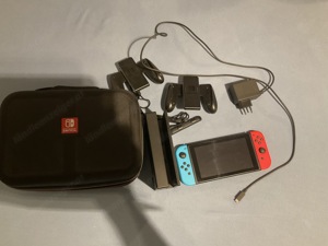 Nintendo Switch mit Koffer zum transportieren Bild 2