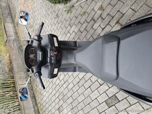 Suzuki Burgman 400  Bild 6