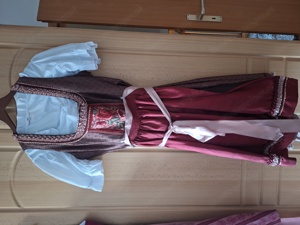 festliche Damenbekleidung   Dirndl Bild 2