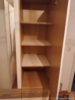 Kleiderschrank  Bild 2