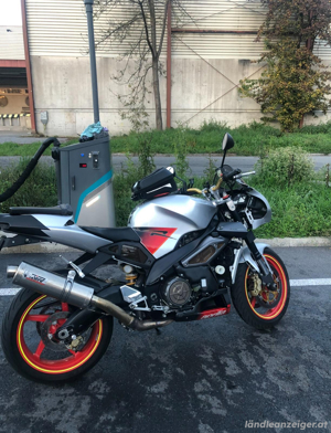 Aprilia RSV 1000 Bild 5