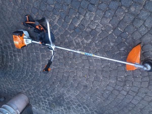 Neuwertiger Profi Trimmer Stihl 111 Bild 2