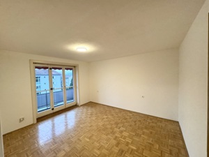 Charmante 2-Zimmer-Wohnung mit Balkon und Bergblick Bild 5