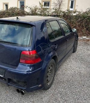 VW Golf lV 1,9 TDI-PD 101 PS highline Ausstattung Bild 6