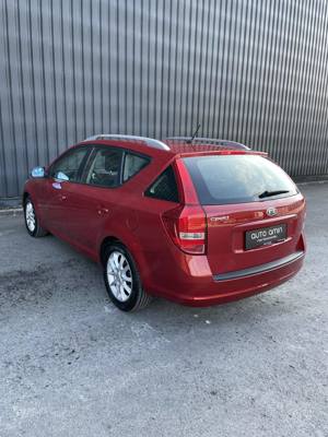 Kia Ceed SW   cee'd SW 1,6 Aut. Active Nur 43 Tkm Bild 4