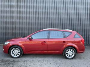 Kia Ceed SW   cee'd SW 1,6 Aut. Active Nur 43 Tkm Bild 5