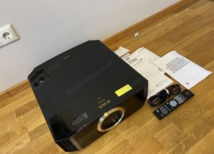 JVC RS500 4K HDR (X7000, X750) Projektor