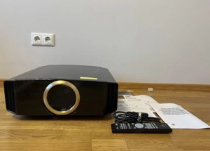 JVC RS500 4K HDR (X7000, X750) Projektor Bild 2