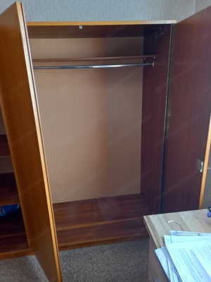 Kleiderschrank zu verschenken Bild 3