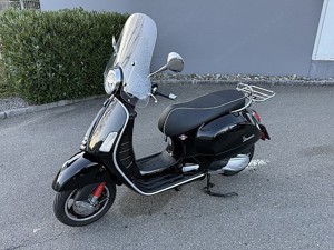 Vespa 300 GTS Abs aus erster Hand mit nur 894 km Neuzustand! Bild 2