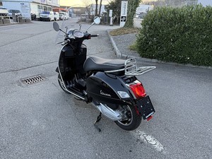 Vespa 300 GTS Abs aus erster Hand mit nur 894 km Neuzustand! Bild 7