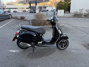 Vespa 300 GTS Abs aus erster Hand mit nur 894 km Neuzustand! Bild 5