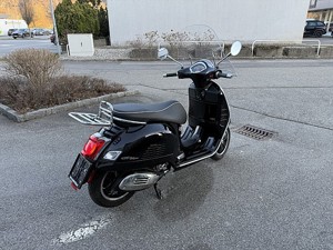 Vespa 300 GTS Abs aus erster Hand mit nur 894 km Neuzustand! Bild 4