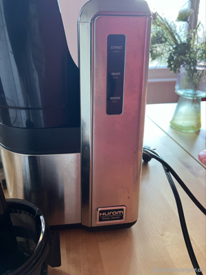 Hurom Slow-Juicer mit Zunehör Bild 3