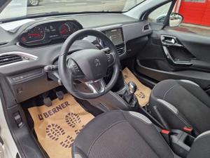 Peugeot 208 Bild 13