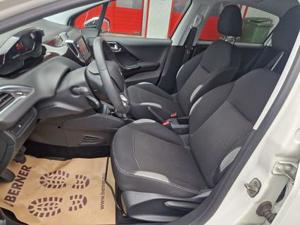 Peugeot 208 Bild 12