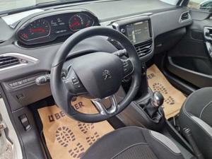 Peugeot 208 Bild 14