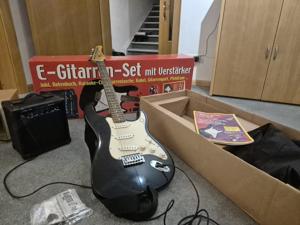 Gitarren-Set mit Verstärker  Bild 2