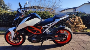 KTM 390 Duke - Weiß 2018 Bild 3