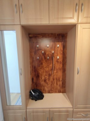 Kasten Garderobe Bild 2