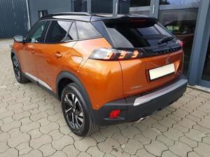 Peugeot 2008 GT 1,2 Automatik 96KW/130PS Navi, SHZ, AHK 96 k... Bild 4