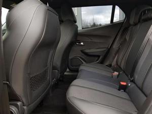 Peugeot 2008 GT 1,2 Automatik 96KW/130PS Navi, SHZ, AHK 96 k... Bild 10
