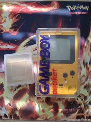 Gameboy und Pokemon Gold Spiel