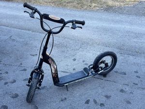 STAR SCOOTER  Tretroller mit Luftreifen für Jungen und Mädchen ab 6-7